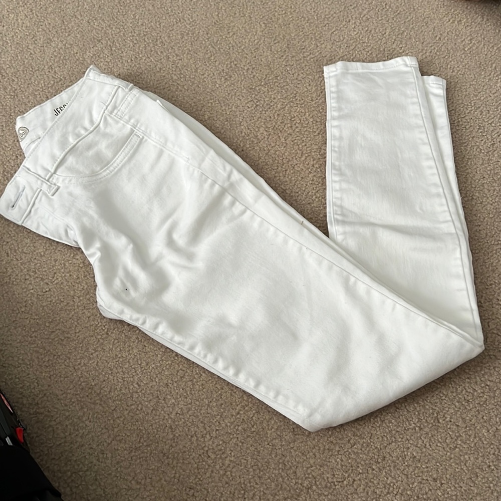 White skinny jeans